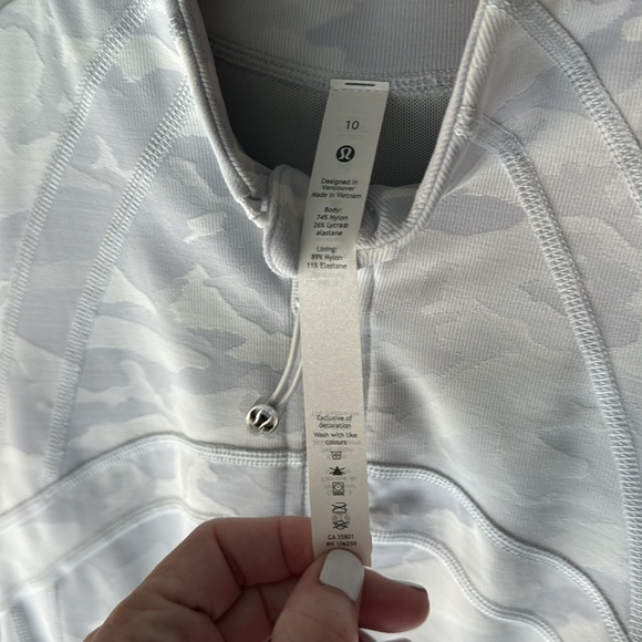 Lululemon size 10 Define Jacket Lux *Jacquard luxtreme - Picture 11 of 14